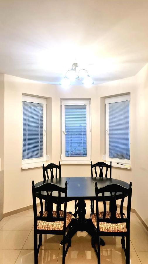 Modern & Cozy House With 3 Bed Rooms And Garden Bratysława Zewnętrze zdjęcie